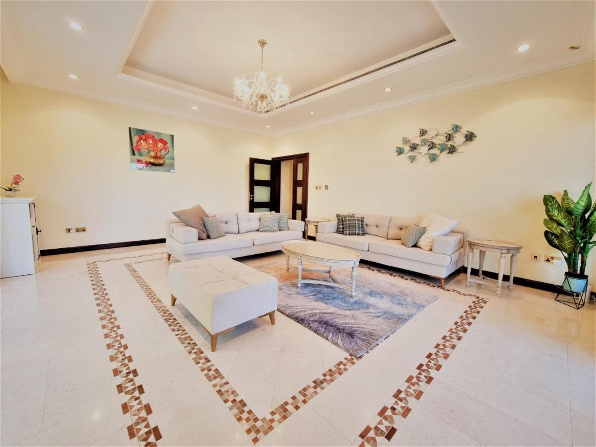 Palm Jumeirah Stunning 4BHK Villa Dubai Exterior foto